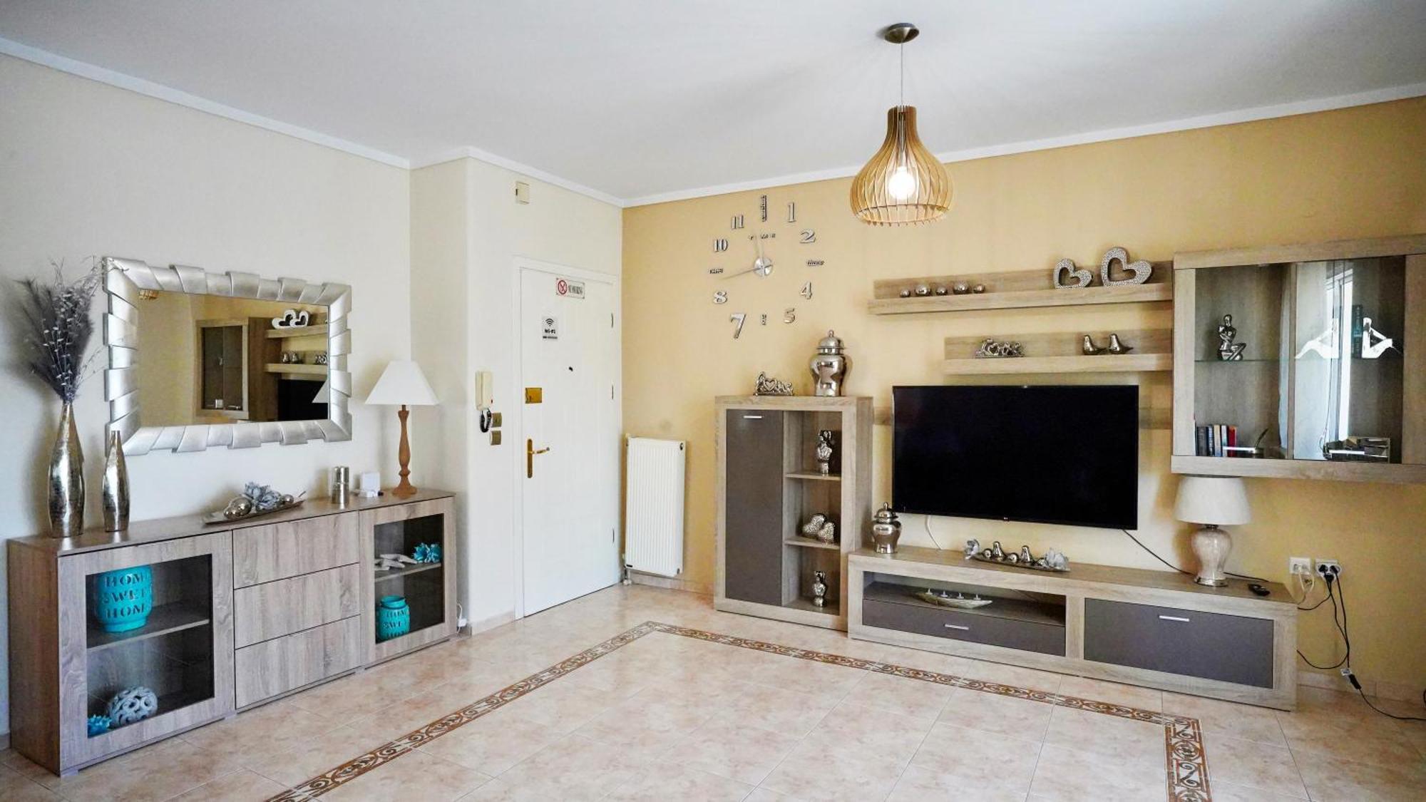 Lovely And Sunny Apartament 300M From Beach!! Peraía Kültér fotó