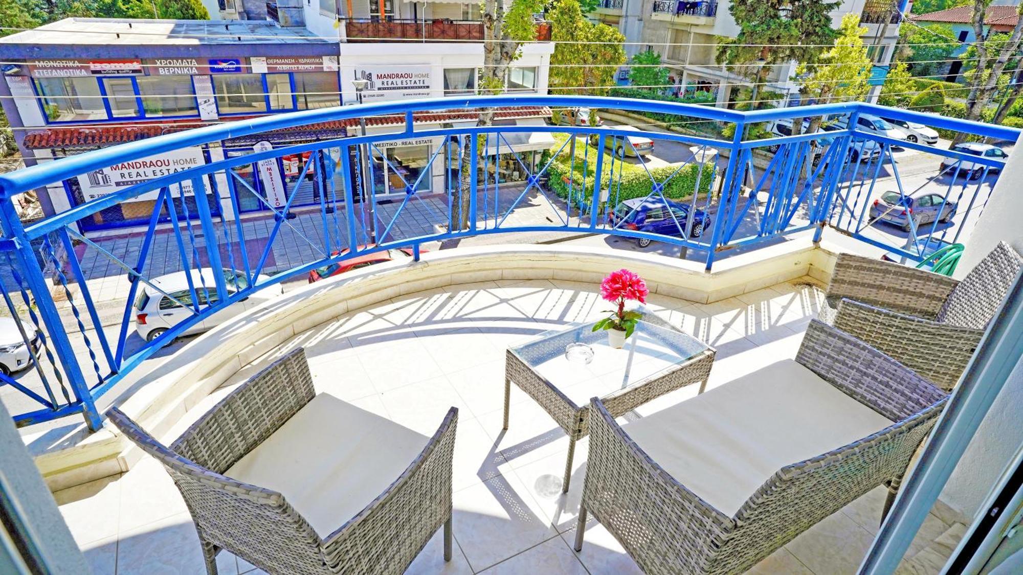 Lovely And Sunny Apartament 300M From Beach!! Peraía Kültér fotó