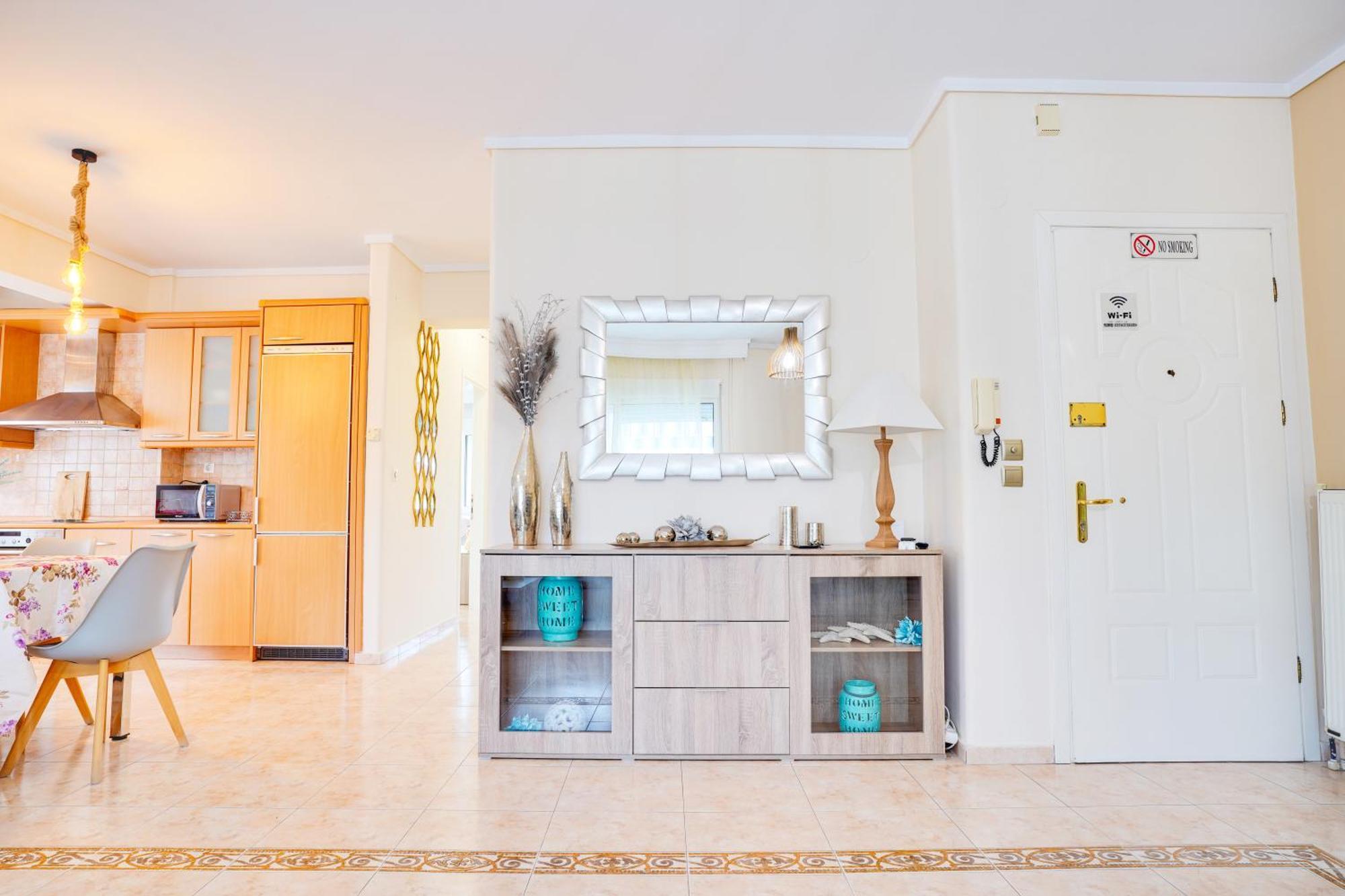Lovely And Sunny Apartament 300M From Beach!! Peraía Kültér fotó