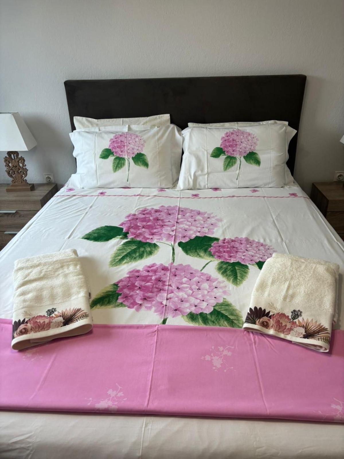 Lovely And Sunny Apartament 300M From Beach!! Peraía Kültér fotó